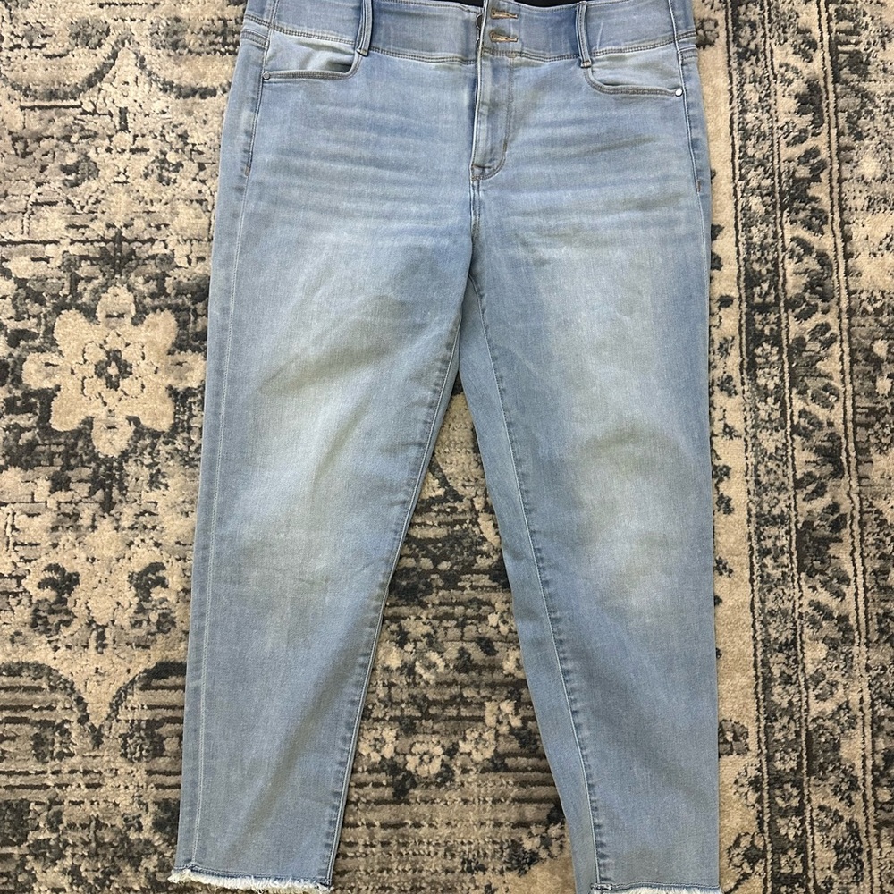 Apt. 9 Women's Light Wash Ankle Jeans